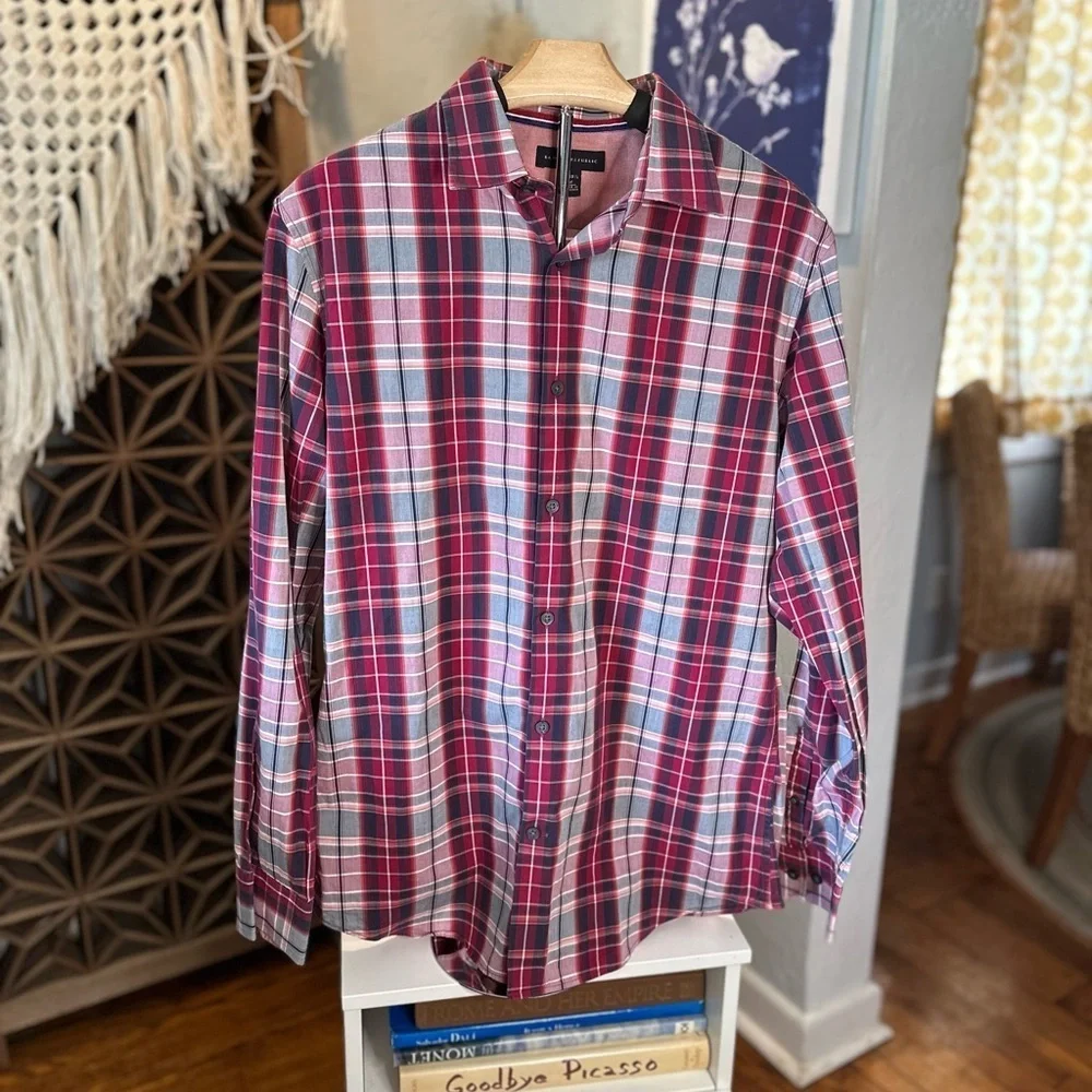 Banana Republic Red Plaid Button Up Long Sleeve Shirt